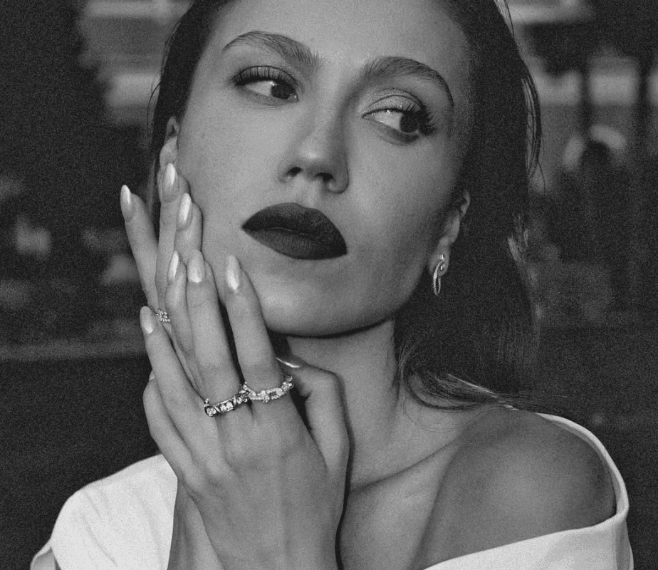 DUYGU ÖZASLAN